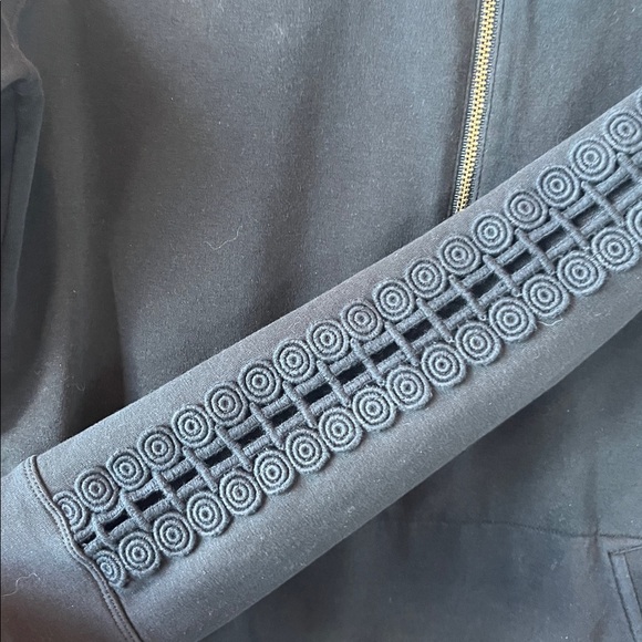 Lilly Pulitzer Skipper Popover Onyx Black Lace Sleeve Quarter Zip Top Size Small - Picture 5 of 11